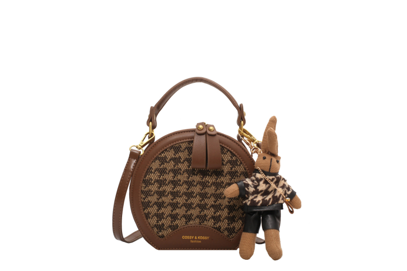 Geantă rotundă mică, quiltată, în stil Hong Kong, cu bretea crossbody