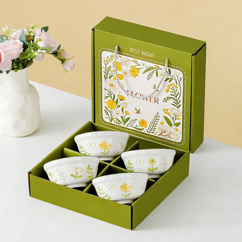Pastoralnog stila porcelanski set: zdjela, tanjur i žlica u kutiji za poklon