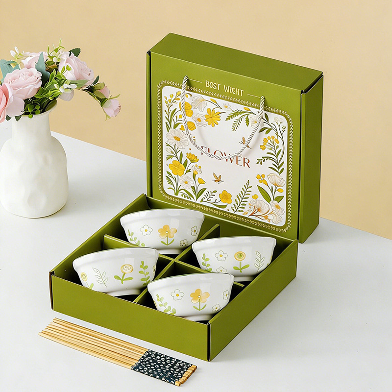 Pastoralnog stila porcelanski set: zdjela, tanjur i žlica u kutiji za poklon