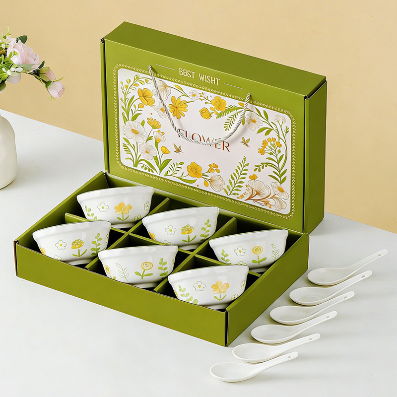 Pastoralnog stila porcelanski set: zdjela, tanjur i žlica u kutiji za poklon