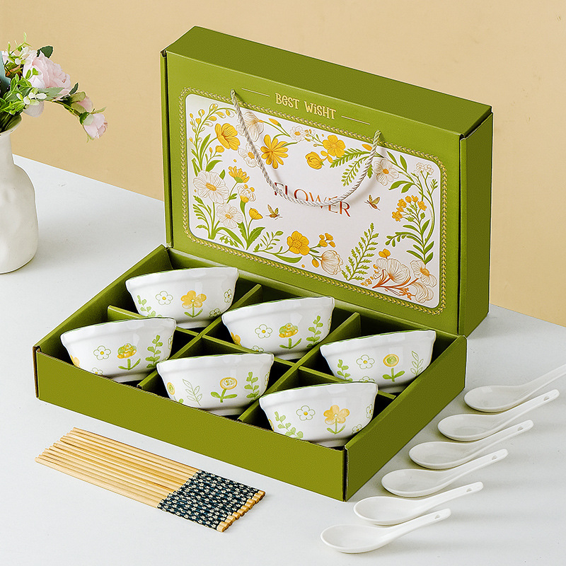 Pastoralnog stila porcelanski set: zdjela, tanjur i žlica u kutiji za poklon