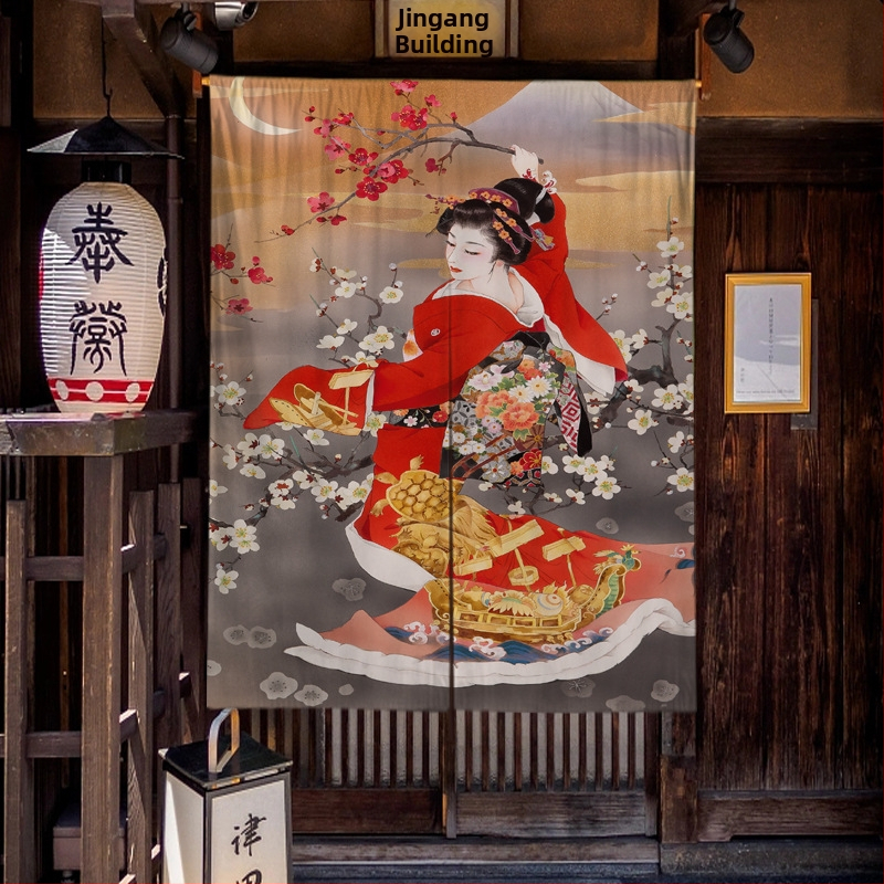 Bavlneno-ľanové závesy a rolety v japonskom štýle s potlačou pre sushi reštauráciu so zatemňovacou priečkou v pozadí.