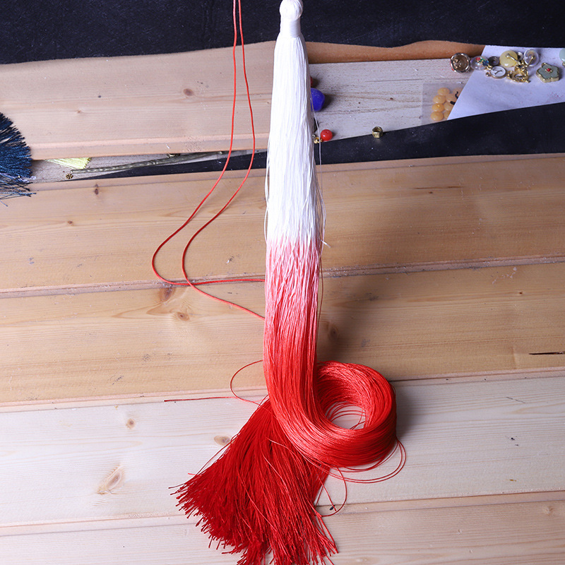 50 cm hosszú gradációs bojt hajkiegészítő, színes ombré festéssel, antik stílusú függő medál