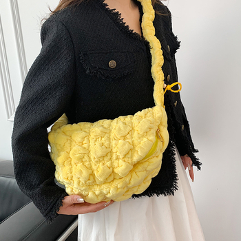 Torba u korejskom stilu, plisirana torbica oblaka, dumpling oblik, crossbody za žene od baršuna