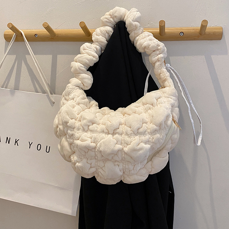 Torba u korejskom stilu, plisirana torbica oblaka, dumpling oblik, crossbody za žene od baršuna