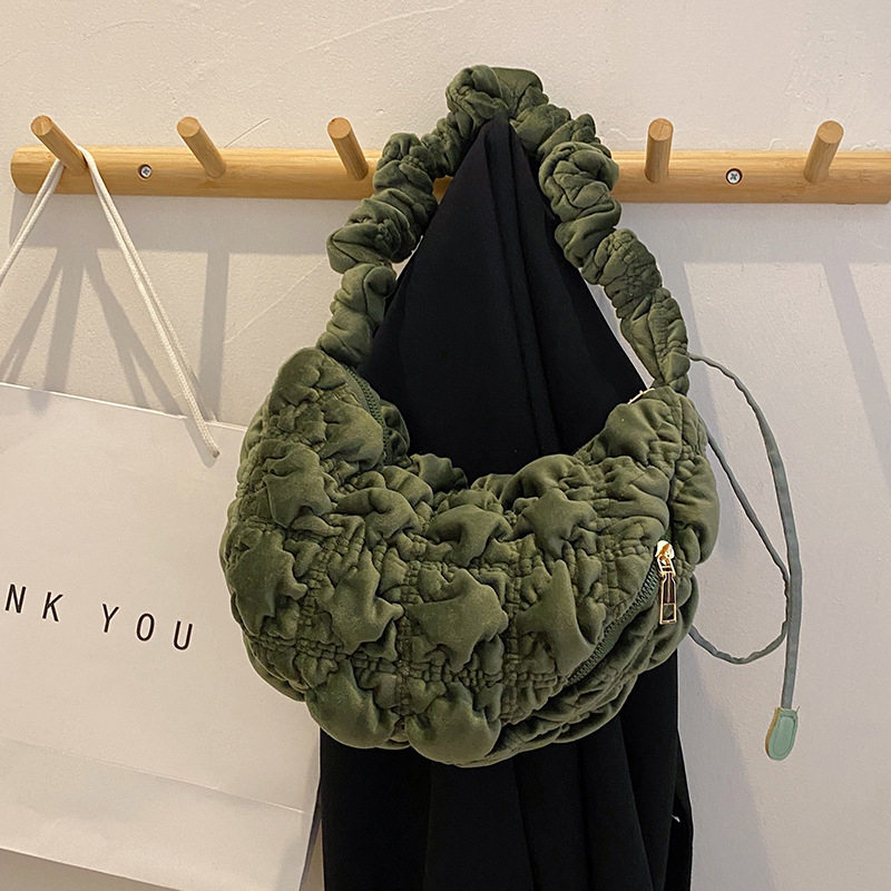 Torba u korejskom stilu, plisirana torbica oblaka, dumpling oblik, crossbody za žene od baršuna