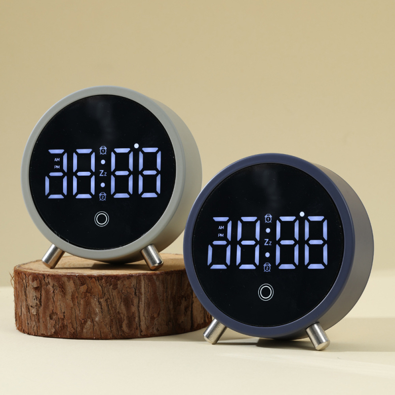 Ceas de birou LED digital ultra-subțire cu alarmă puternică pentru copii și elevi, alimentat la priză, design modern