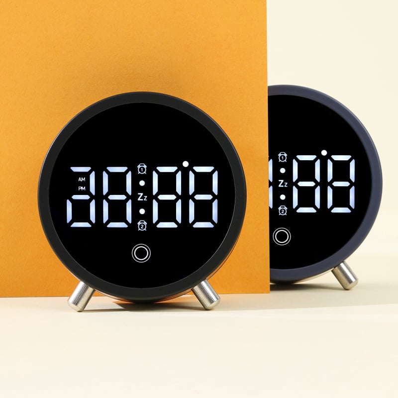 Ceas de birou LED digital ultra-subțire cu alarmă puternică pentru copii și elevi, alimentat la priză, design modern