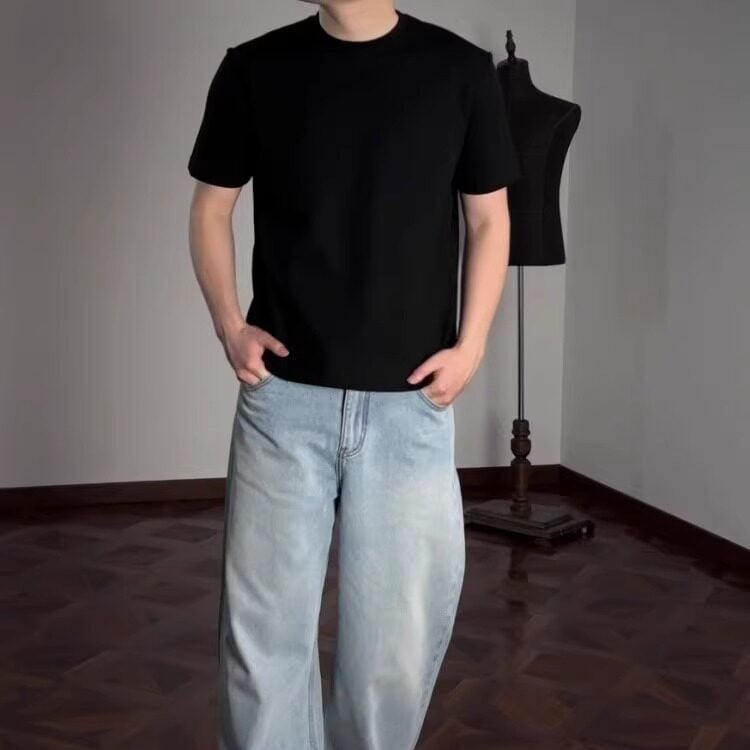 Muška majica od pamuka kratkih rukava, okrugli izrez, boxy kratka duljina, Slim-Fit kroj.