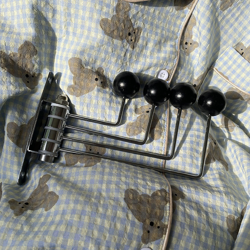 Három darabos vasból készült falikampó forgó tömörfa gömbökkel, retro dekoráció, multifunkcionális tárolás hálószoba vagy nappali számára