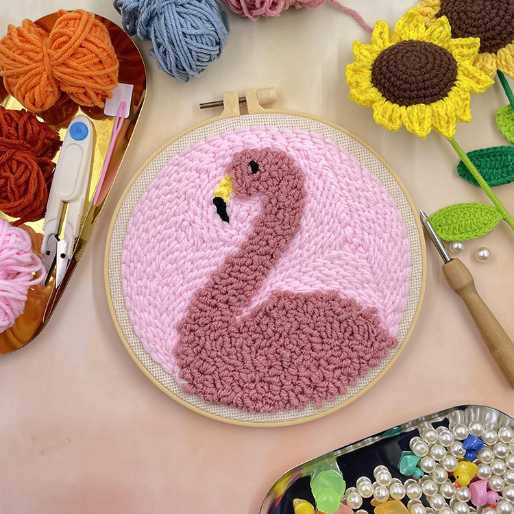 DIY hímzőkészlet tűvel – rajzfilmfigura motívumok diákoknak, medál dekoráció