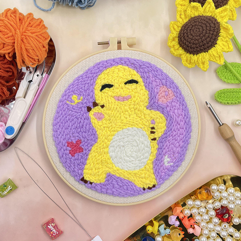 DIY hímzőkészlet tűvel – rajzfilmfigura motívumok diákoknak, medál dekoráció