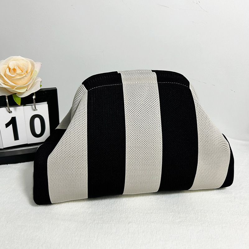 Geantă din tricot în formă de nor pentru cosmetice, aspect sofisticat, țesătură de înaltă calitate, stil modern și minimalist, portabilă, cu spațiu mare de depozitare