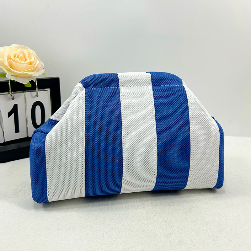 Geantă din tricot în formă de nor pentru cosmetice, aspect sofisticat, țesătură de înaltă calitate, stil modern și minimalist, portabilă, cu spațiu mare de depozitare