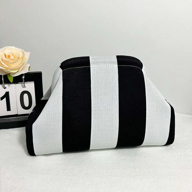 Geantă din tricot în formă de nor pentru cosmetice, aspect sofisticat, țesătură de înaltă calitate, stil modern și minimalist, portabilă, cu spațiu mare de depozitare