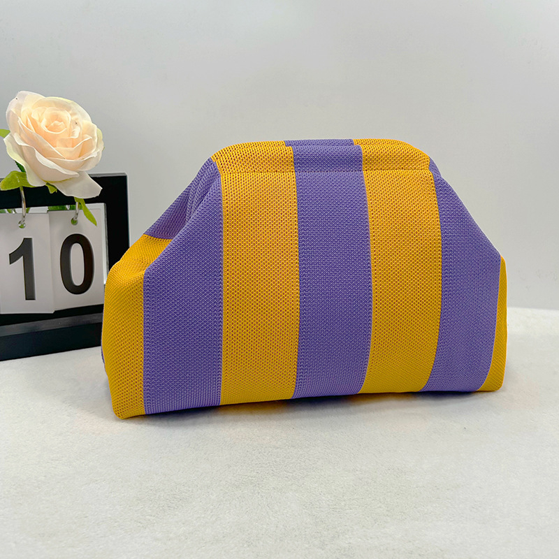 Geantă din tricot în formă de nor pentru cosmetice, aspect sofisticat, țesătură de înaltă calitate, stil modern și minimalist, portabilă, cu spațiu mare de depozitare
