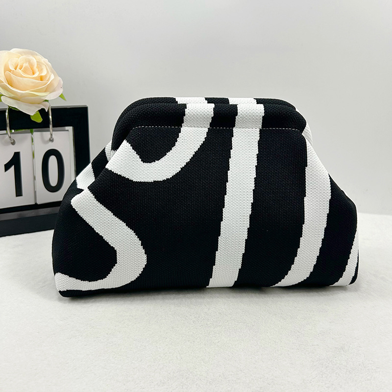Geantă din tricot în formă de nor pentru cosmetice, aspect sofisticat, țesătură de înaltă calitate, stil modern și minimalist, portabilă, cu spațiu mare de depozitare