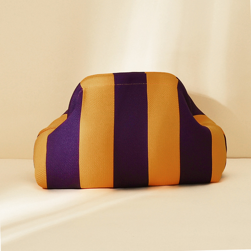 Geantă din tricot în formă de nor pentru cosmetice, aspect sofisticat, țesătură de înaltă calitate, stil modern și minimalist, portabilă, cu spațiu mare de depozitare