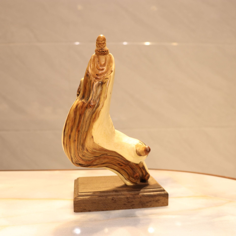 Thuja korijenova rezba s Bodhidharmom i Maitreya Budom, prirodna slobodna forma drvena dekoracija
