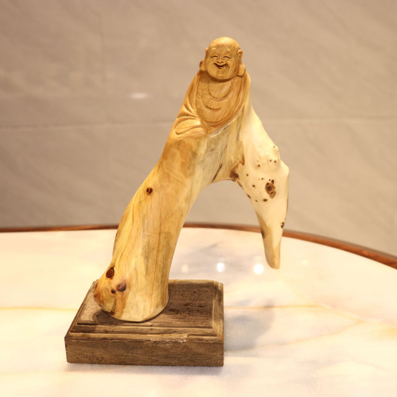 Thuja korijenova rezba s Bodhidharmom i Maitreya Budom, prirodna slobodna forma drvena dekoracija