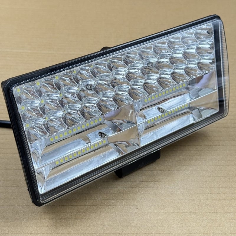 Alumínium házú LED-reflektor járművekhez – univerzális 12-80V, autókra, teherautókra, ásógépekre, mezőgazdasági járművekre és targoncákra