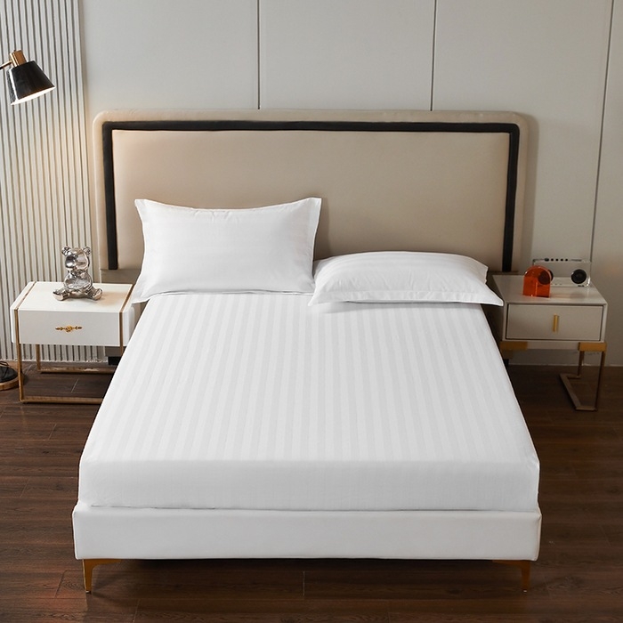 100% pamut, extrán sűrű ágynemű, fehér, 40 szálas satin csíkok, hoteltextil