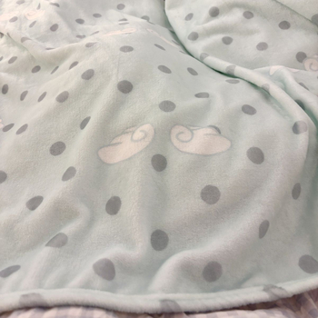 Flanell pléd pöttyös mintával és apró szárnyacskákkal, koreai stílus, iroda klímával, kollégium, pihenőtakaró, vékony