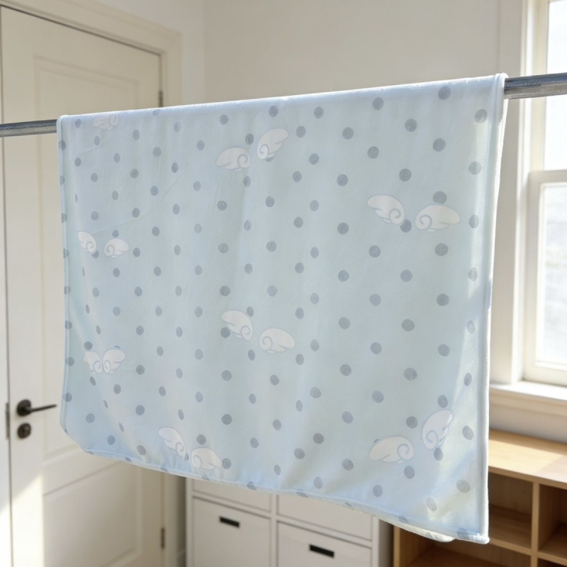 Flanell pléd pöttyös mintával és apró szárnyacskákkal, koreai stílus, iroda klímával, kollégium, pihenőtakaró, vékony