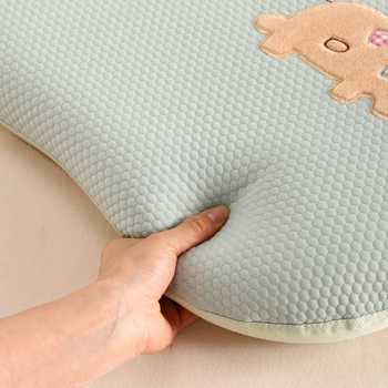 Macskahas-formájú párna gyerekeknek és felnőtteknek, hűsítő Ice Silk borítással és memory foam töltettel, nyári napközire otthon vagy az irodában