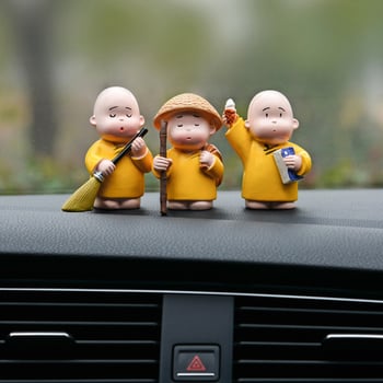 Set od 3 smolnih figurica za automobil – zen redovnici