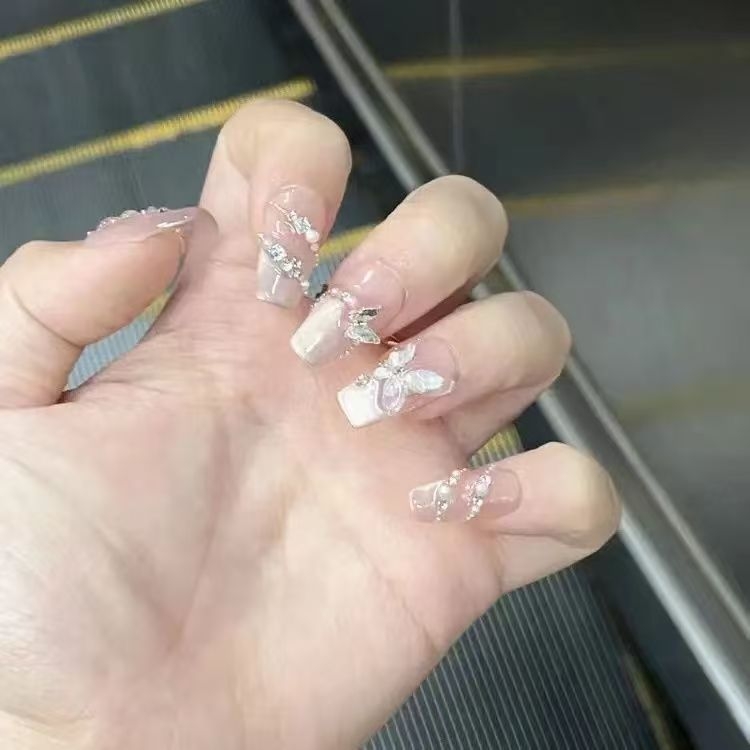 Ručna 3D nokti umjetnost s Cat-Eye efektom, blještav motiv leptira i vile, za nošenje