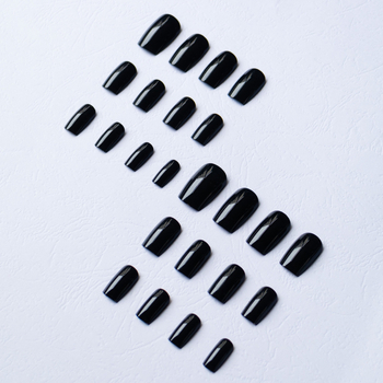 24 crne minimalističke umjetne nokte
