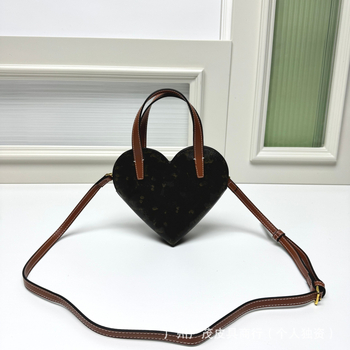 Ženska kožna crossbody torba u obliku srca, retro stil, s motivom Arc de Triomphe