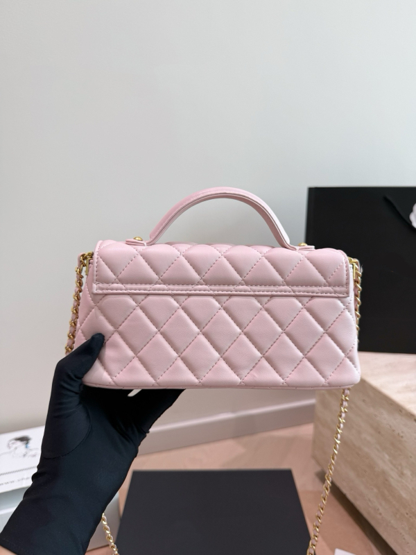 Ženska torbica od prave kože s rombo uzorkom, lančani remen, za svakodnevnu uporabu, nošena na ramenu ili crossbody.