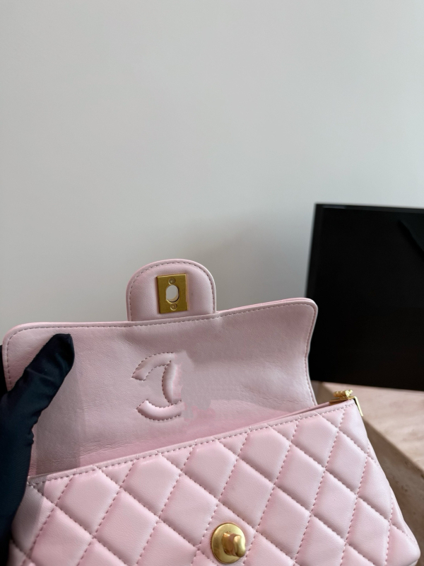 Ženska torbica od prave kože s rombo uzorkom, lančani remen, za svakodnevnu uporabu, nošena na ramenu ili crossbody.