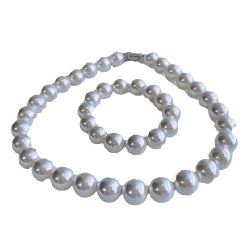 Set ogrlice i narukvice s bijelim školjkastim perlama promjera 14 mm – minimalistički, moderan, svestran, korejski stil