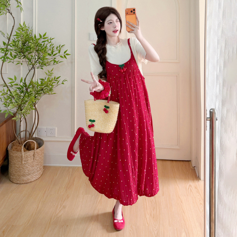 Dva dijela set za trudnoću: top za trudnice i haljina s crveno-točkastim uzorkom i trakama – ljetni outfit