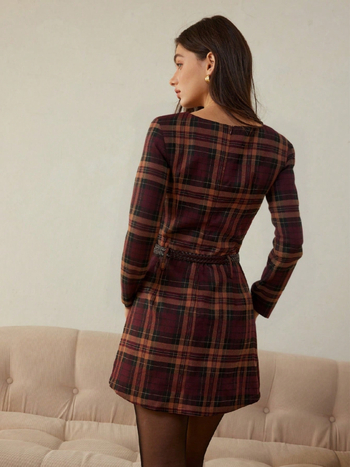 Ženska kratka haljina s dugim rukavima i okruglim izrezom, karirani uzorak, jesen-zimski stil, elegantna, bez pojasa