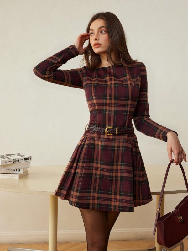 Ženska kratka haljina s dugim rukavima i okruglim izrezom, karirani uzorak, jesen-zimski stil, elegantna, bez pojasa