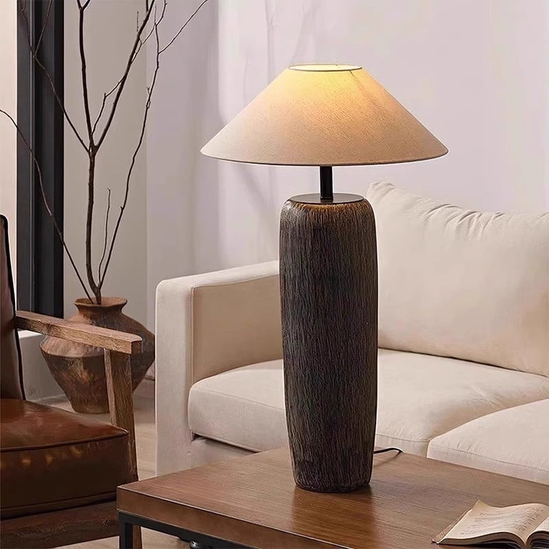 Designer állólámpa textil árnyékolóval Wabi-Sabi stílusban – retro dekor hotelokhoz és vendégházakhoz