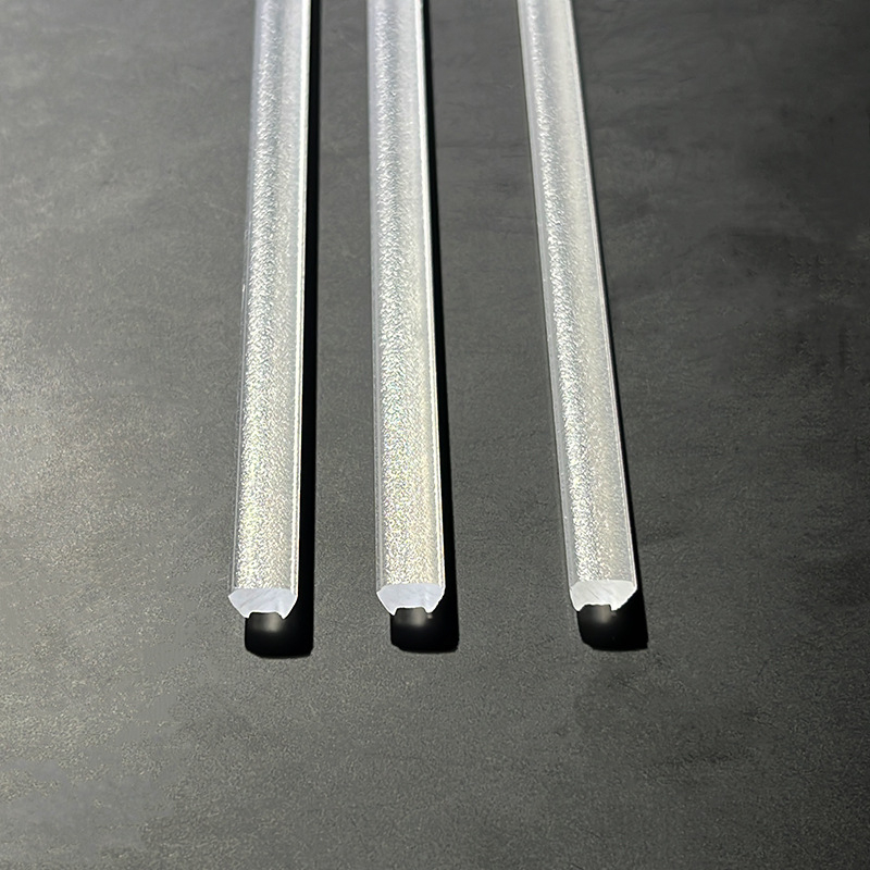 60°-os mattított extrudált optikai lencse LED-lineáris világításhoz gardróbban