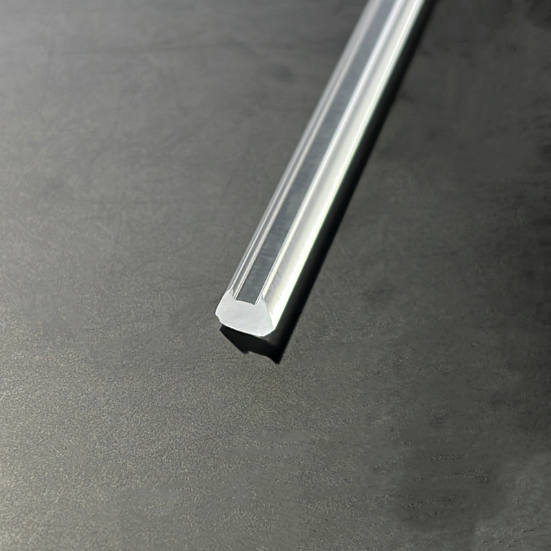 60°-os mattított extrudált optikai lencse LED-lineáris világításhoz gardróbban