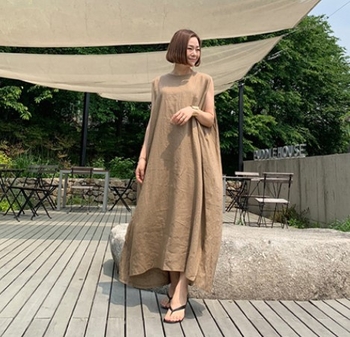 5518 Nyári pamut-len ruha ujjatlan, laza szabás, térdig érő, plusz méret, vintage hatású hasítékkal