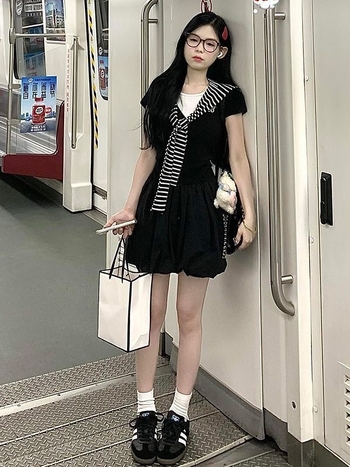 Koreai stílusú édes irodai ruha hamis két darabbal és vállkendővel, puffos szoknyával, nyár, karcsú vonal