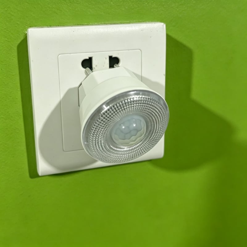 EU-kompatibilna LED infracrvena noćna lampica sa senzorom pokreta i kontrole svjetla, utičnica, zaštita očiju djece u spavaćoj sobi.