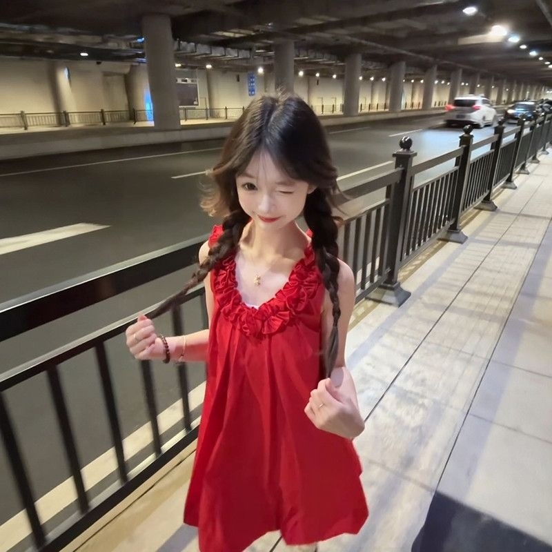 Koreai stílusú, édes, mini piros virágos ruha nyakpántos kivitel, nyárra