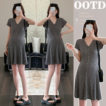 Kismama ruha, V-nyakú, szürke kötött, rövid ujjú, midi hosszú, elegáns nyári ruha várandóssághoz