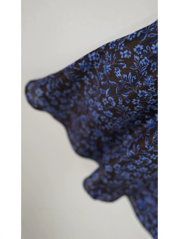 100% mulberry selyem - virágos mintájú, testhezálló hosszú női ruha