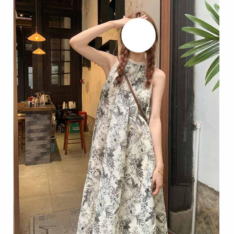 Niche mintás nyakpántos ujjatlan női ruha – nyári casual, laza szabás, elegáns hosszú ruha