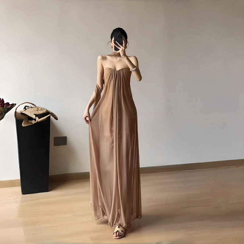 Elegantna haljina u francuskom stilu s mrežastim preklopom i detaljima vrpce, bez rukava, bustier, A-linija, za blago punije figure, ljeto 2026